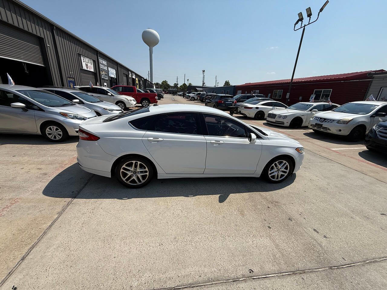 Used 2015 Ford Fusion SE image 24