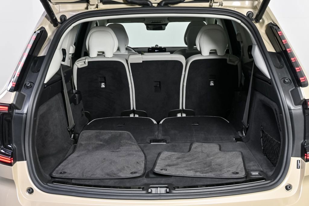 Certified 2025 Volvo EX90 Ultra AWD/4WD image 33