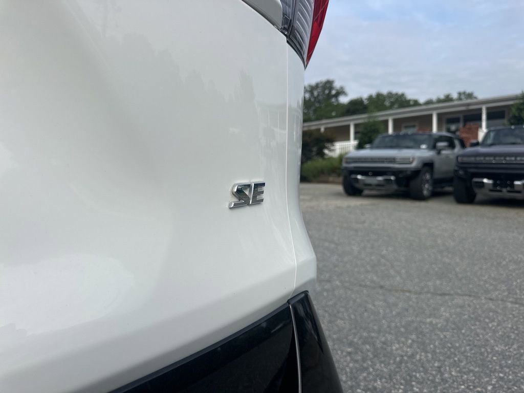 Used 2021 Toyota RAV4 SE image 30