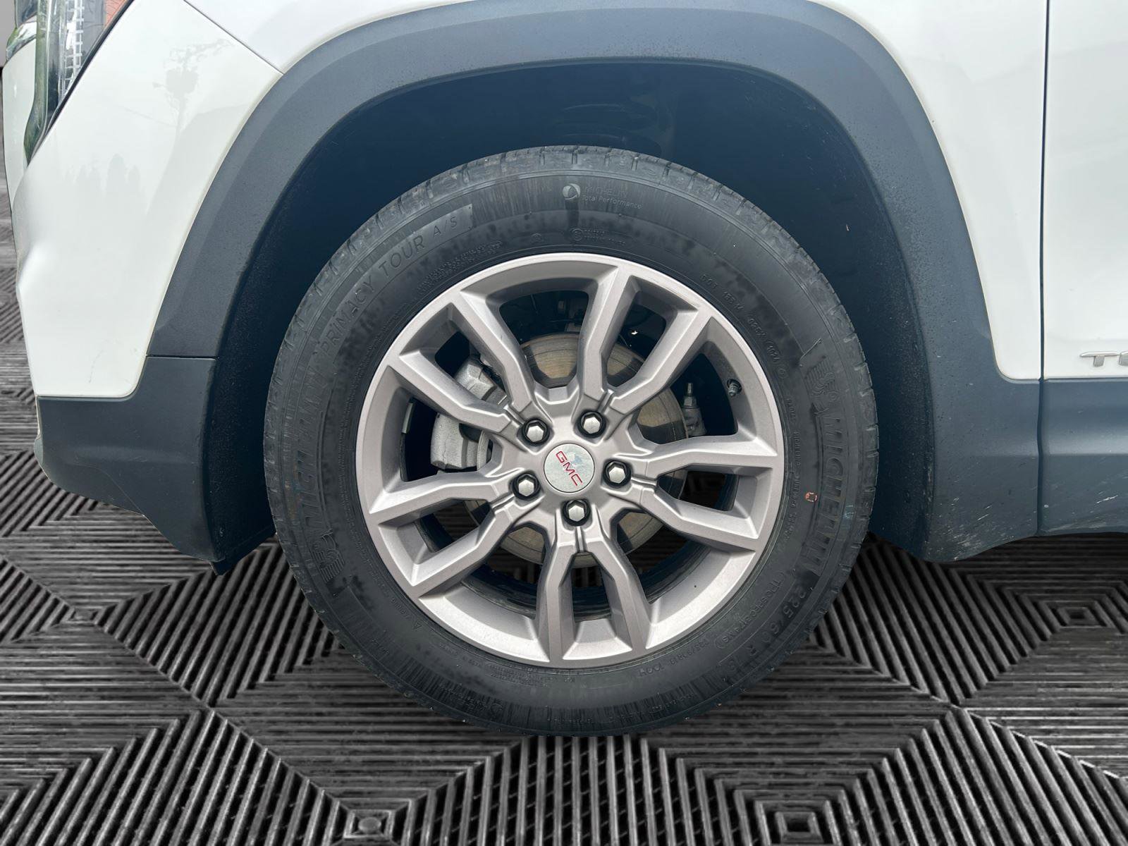 Used 2024 GMC Terrain SLT AWD/4WD image 14