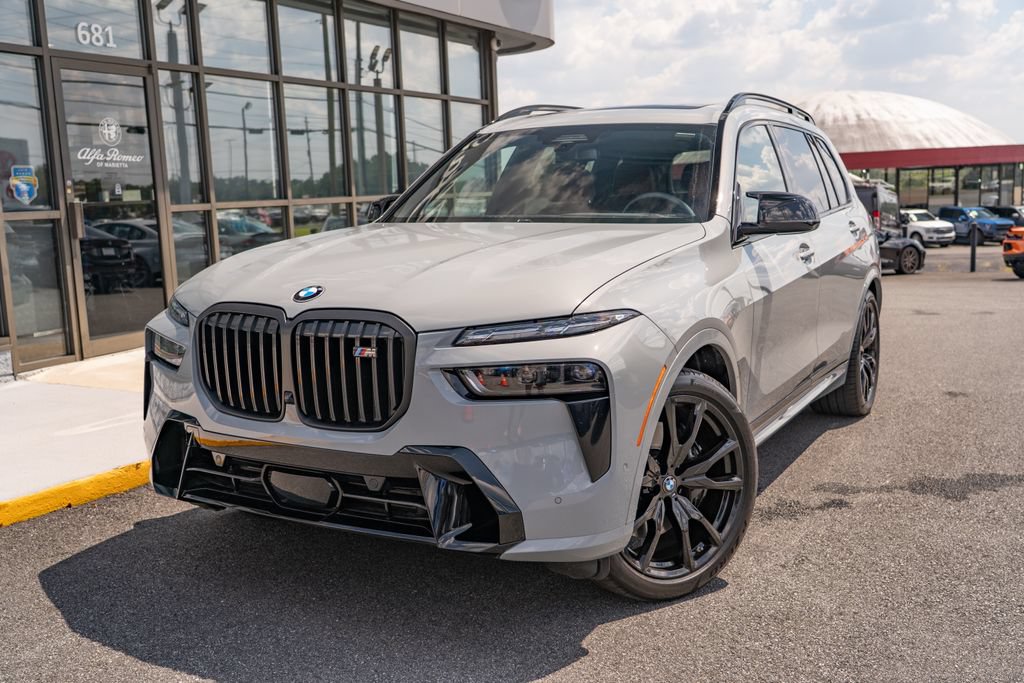 Used 2025 BMW X7 M60i AWD/4WD image 2