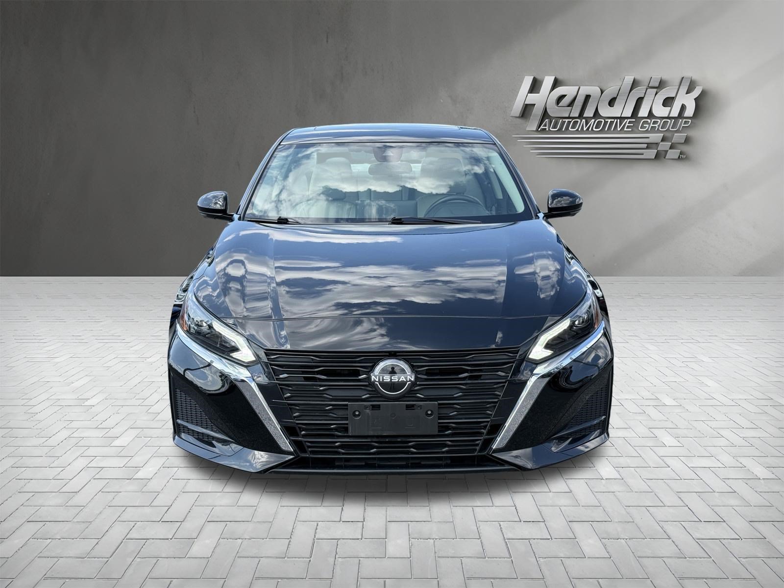 Used 2024 Nissan Altima 2.5 SL AWD/4WD image 3