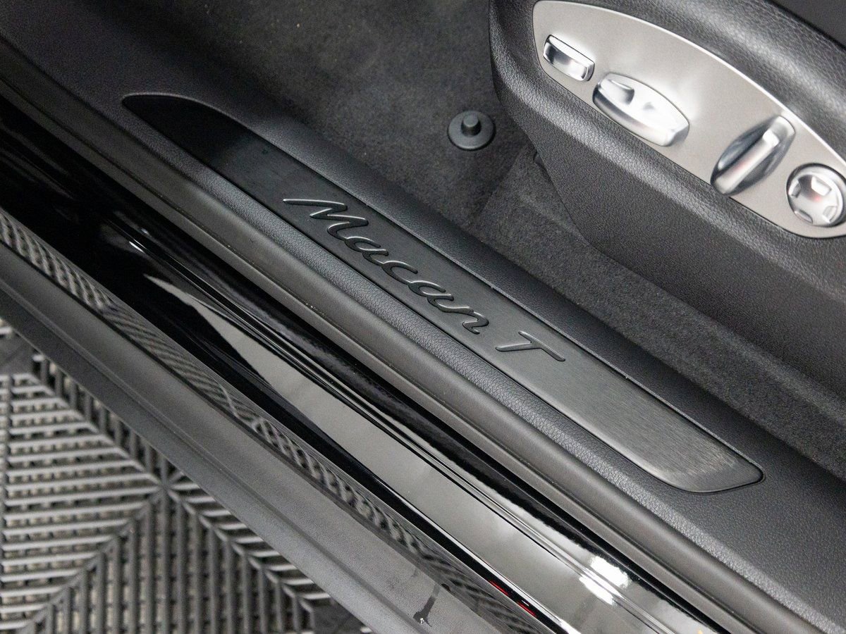 New 2026 Porsche Macan Turbo image 18