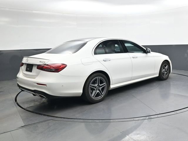 Used 2023 Mercedes-Benz E 350 4MATIC Sedan image 4