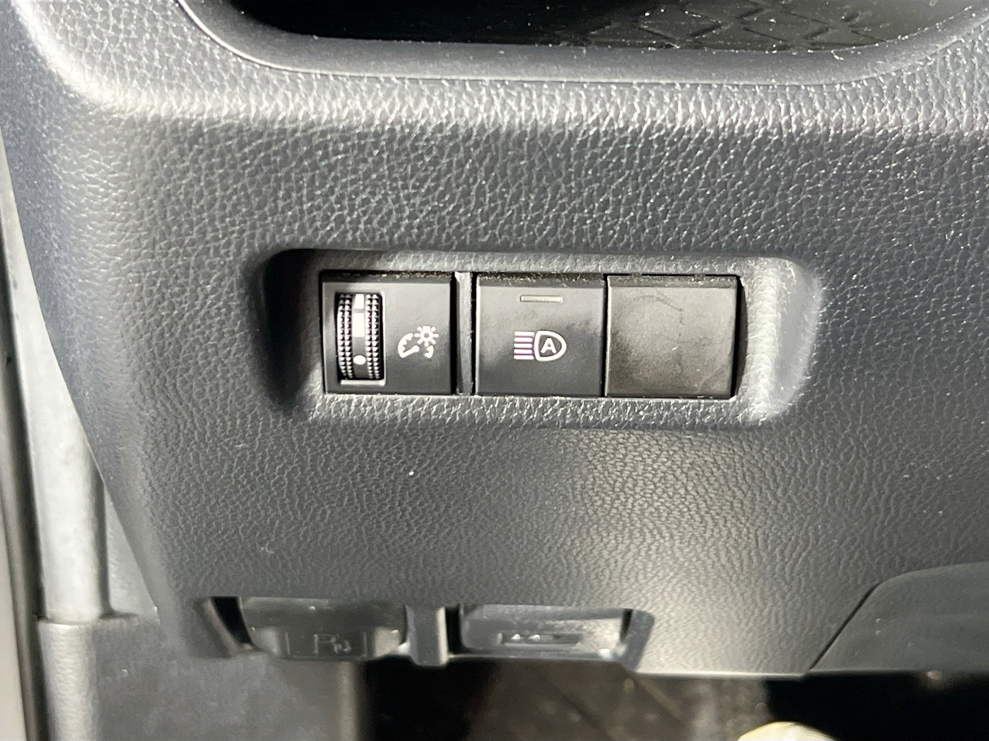 Used 2020 Toyota RAV4 LE w/ All Weather Liner Package image 10