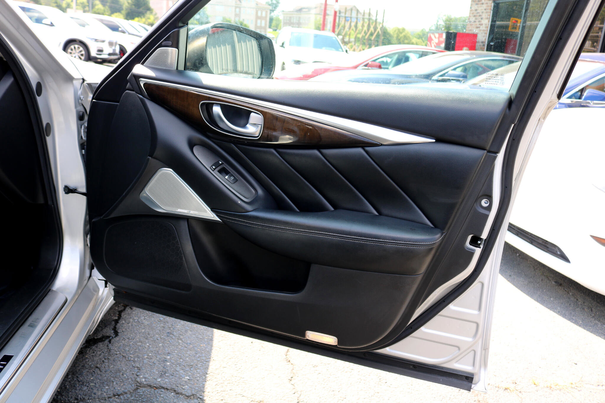 Used 2017 INFINITI Q50 3.0t Premium w/ Driver Assistance Package image 34