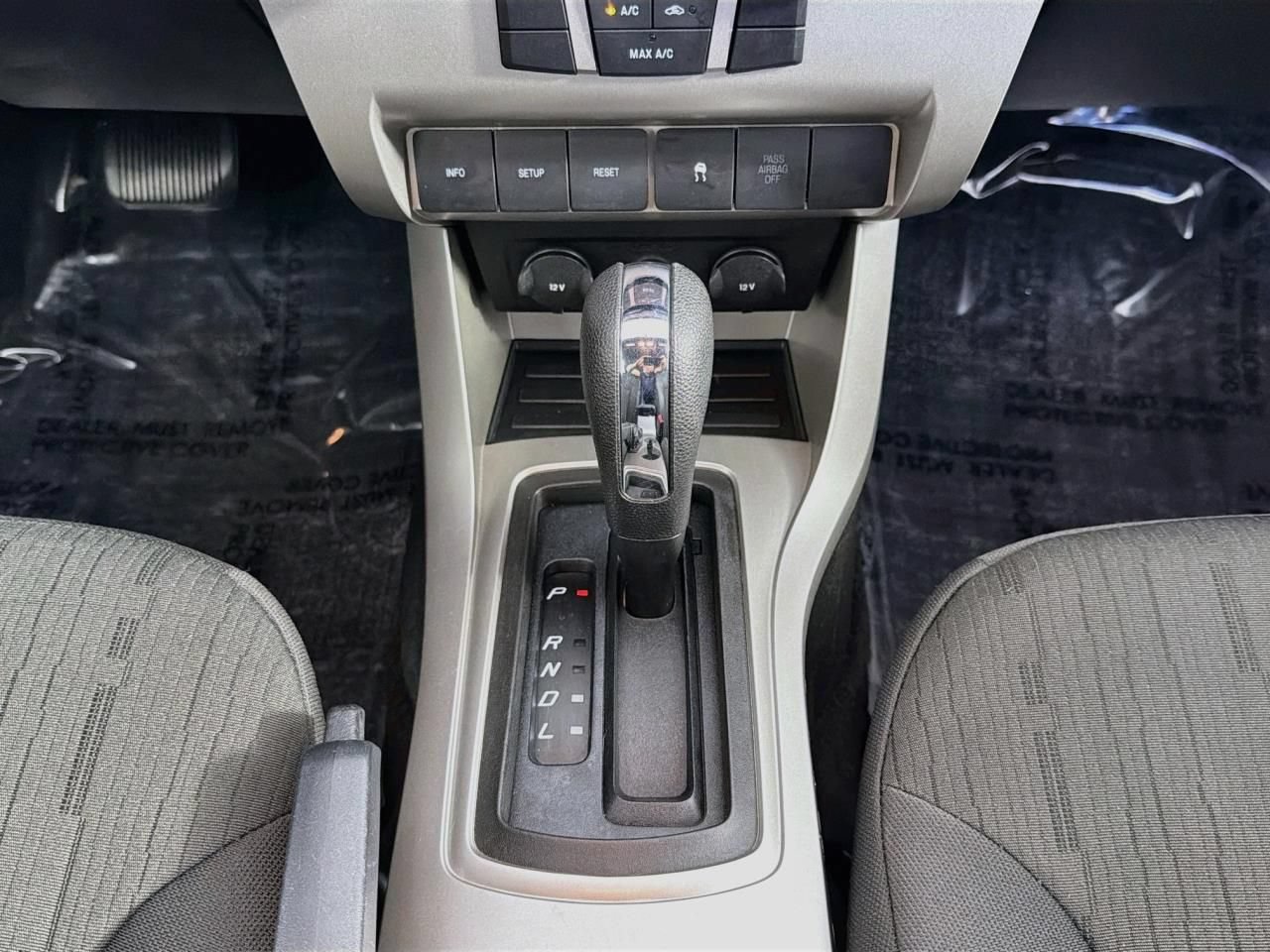 Used 2010 Ford Focus SE FWD image 16