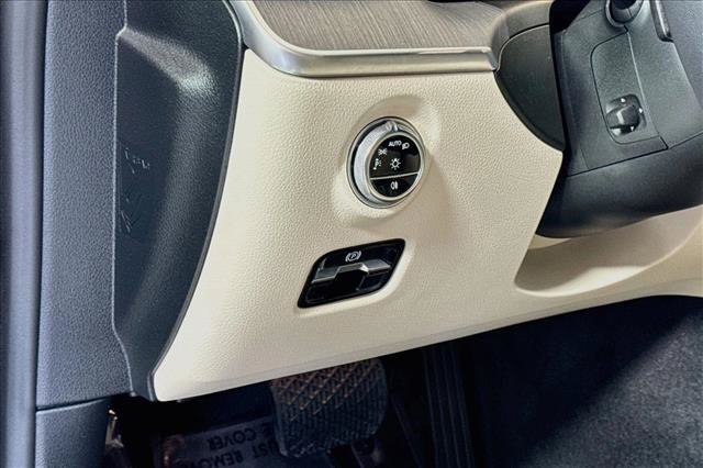 Used 2024 Mercedes-Benz C 300 Sedan image 10