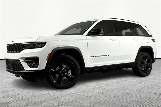 New 2025 Jeep Grand Cherokee Laredo