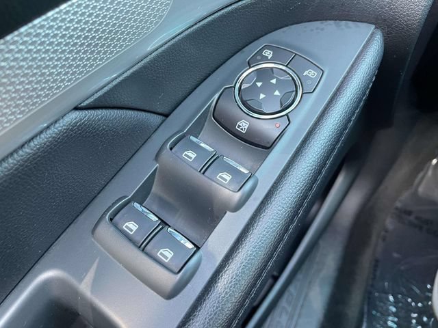 Used 2016 Ford Explorer XLT w/ Equipment Group 202A FWD image 12
