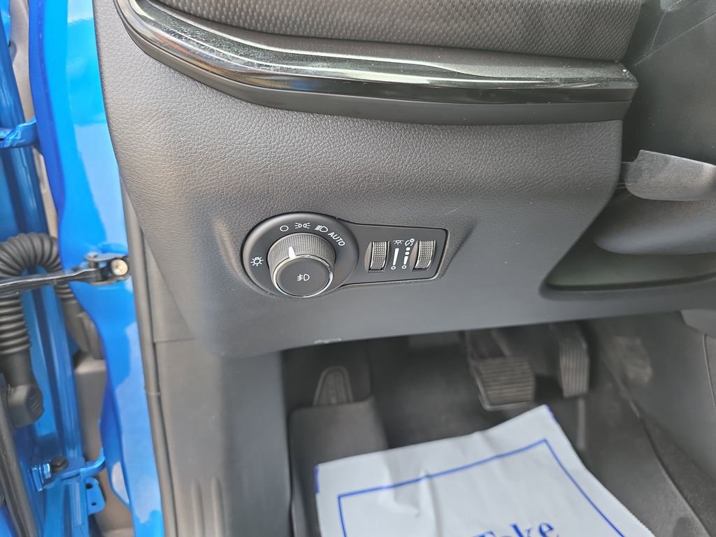 Used 2026 Jeep Compass Latitude image 20