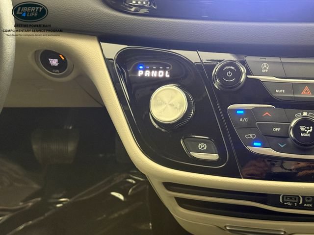 Used 2024 Chrysler Voyager LX FWD image 25