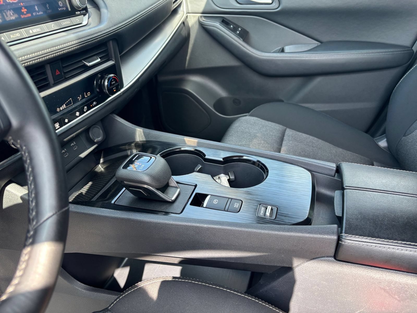 Used 2025 Nissan Rogue SV FWD image 42