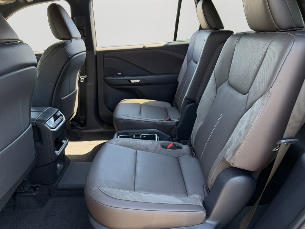 New 2026 Lexus TX 550h AWD Plug-In Hybrid image 9