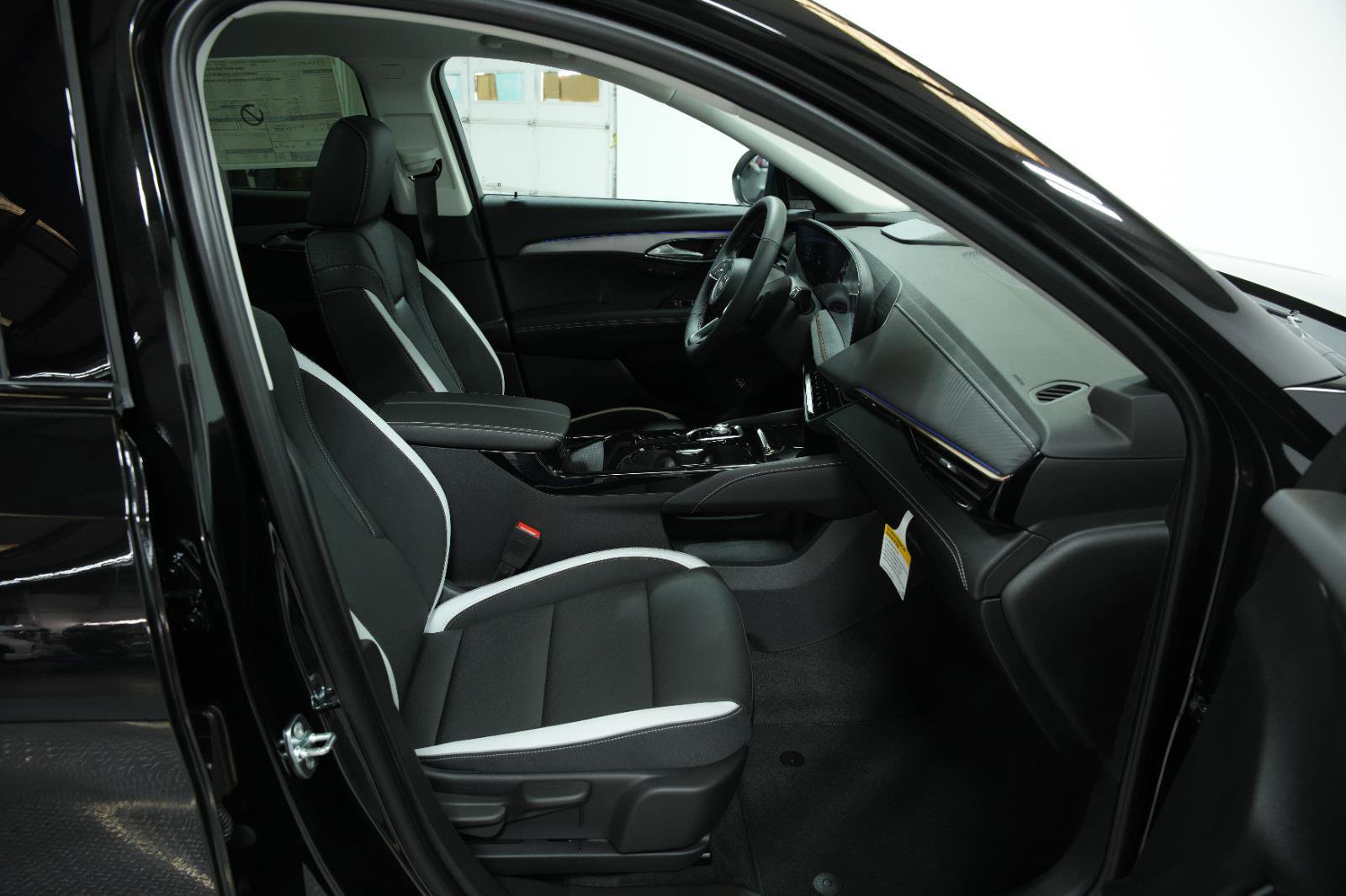 New 2025 Buick Envision Sport Touring image 18