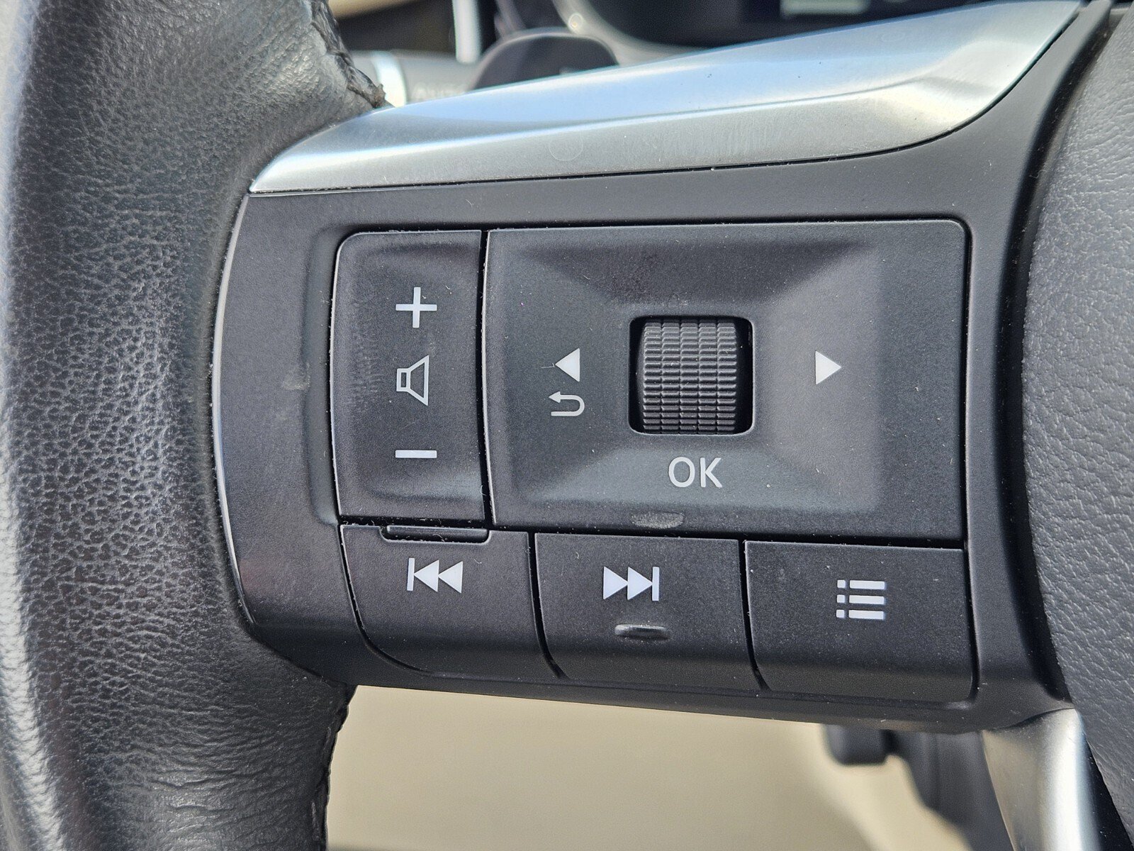 Used 2025 INFINITI QX60 Luxe w/ Vision Package FWD image 25