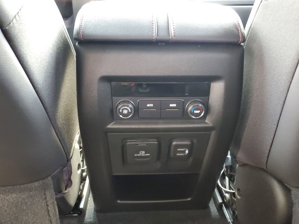 Used 2023 Chevrolet Traverse RS image 13