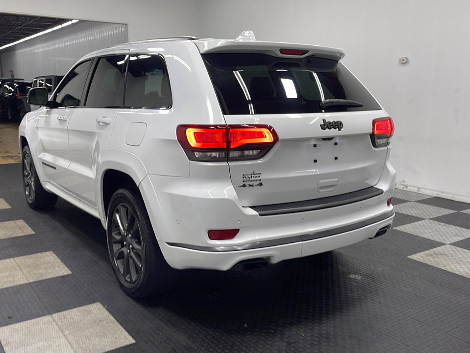 Used 2019 Jeep Grand Cherokee High Altitude AWD/4WD image 16