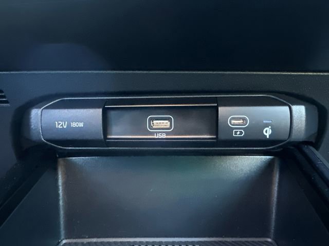 Used 2024 Kia Niro EX Touring image 34