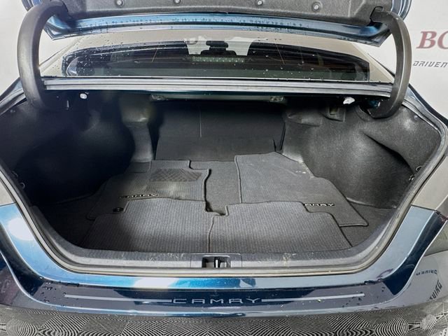 Used 2021 Toyota Camry LE image 27