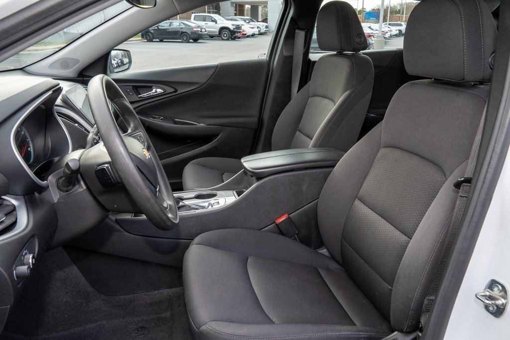 Used 2023 Chevrolet Malibu LT image 9