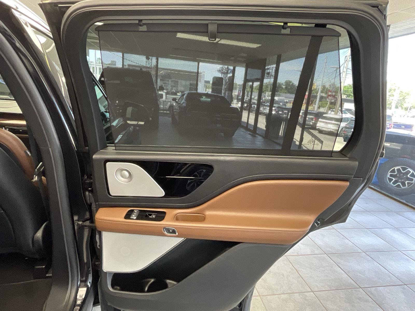 Used 2021 Lincoln Aviator Reserve w/ Equipment Group 202A AWD/4WD image 21