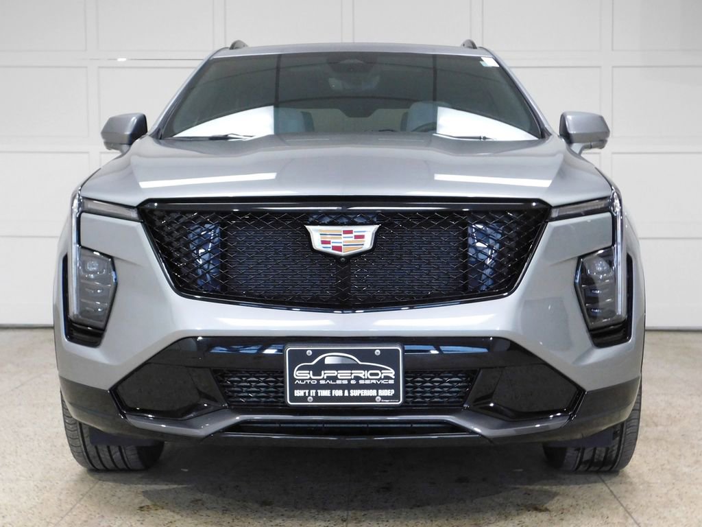 Used 2024 Cadillac XT4 Sport image 5