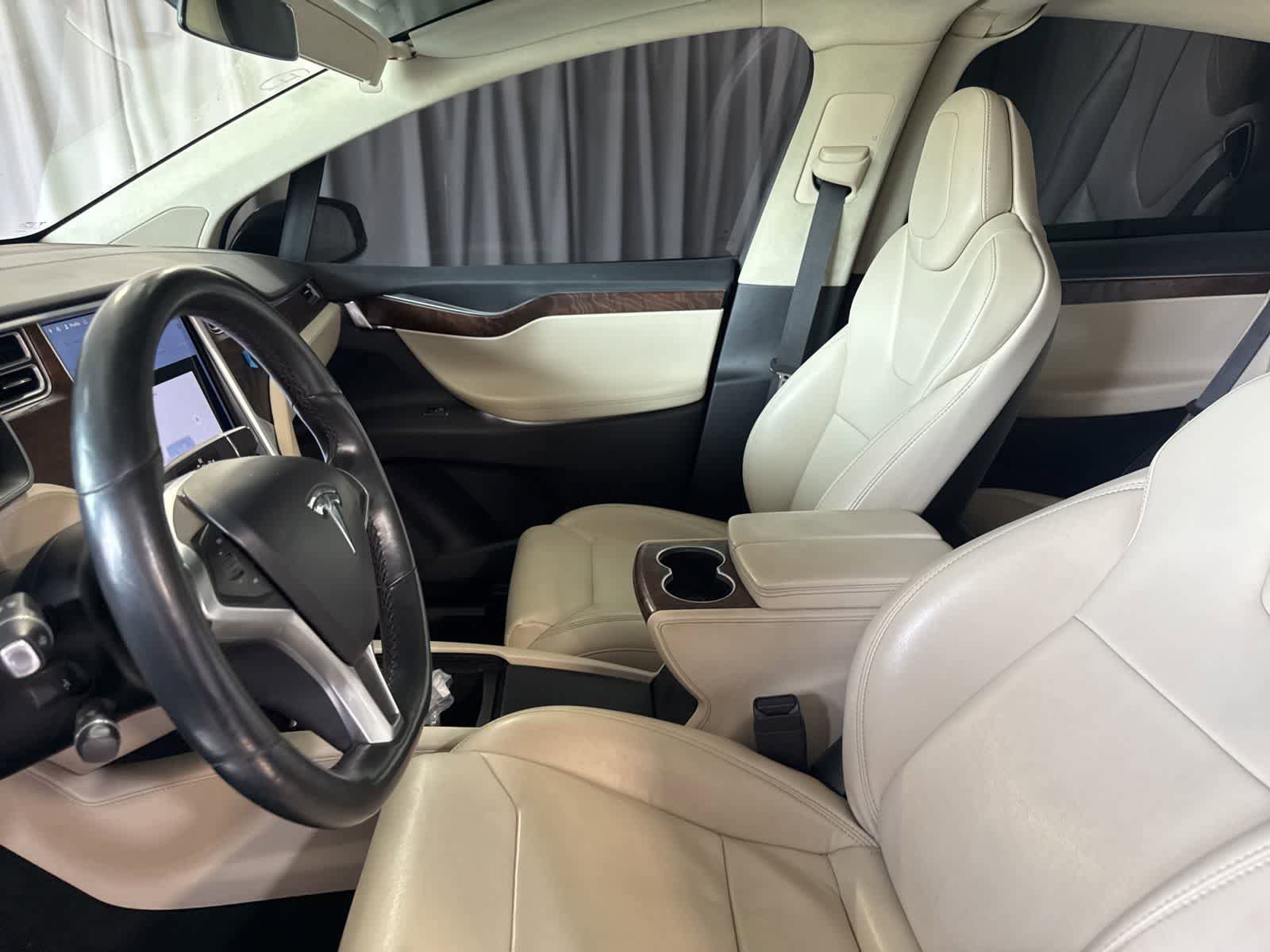 Used 2017 Tesla Model X 75D AWD/4WD image 17