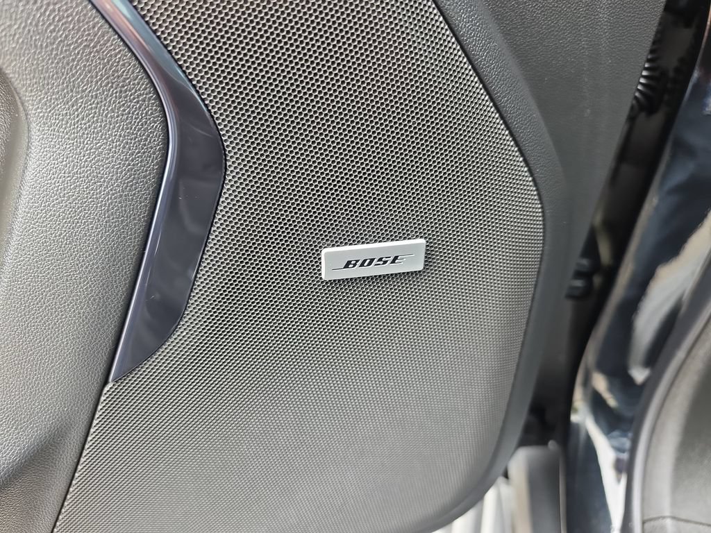 Certified 2025 GMC Yukon AT4 w/ AT4 Premium Plus Package AWD/4WD image 31