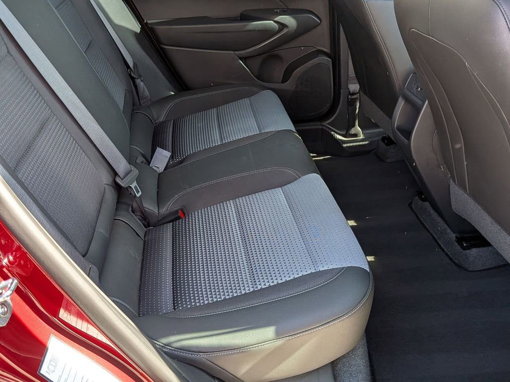 Used 2025 Chevrolet Trax LT w/ LT Convenience Package image 28