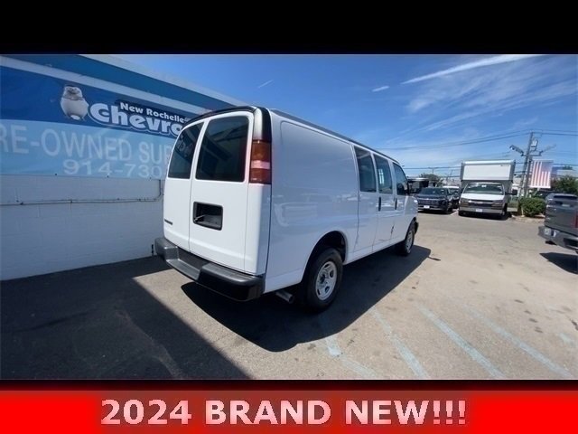 Used 2024 Chevrolet Express 2500 w/ Driver Convenience Package image 9