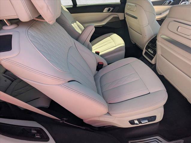 Certified 2025 BMW X7 xDrive40i w/ Executive Package AWD/4WD image 18