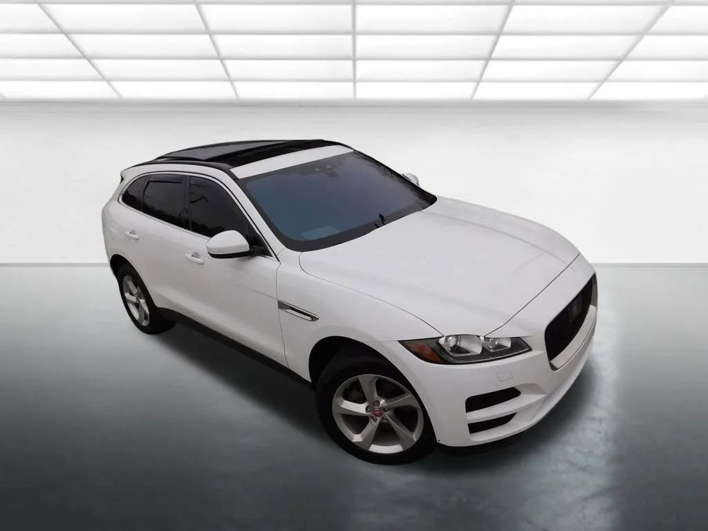 Used 2019 Jaguar F-PACE Premium image 2