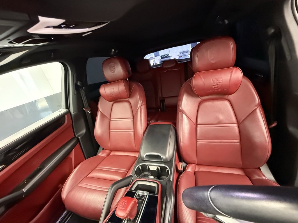 Used 2019 Porsche Cayenne S image 42