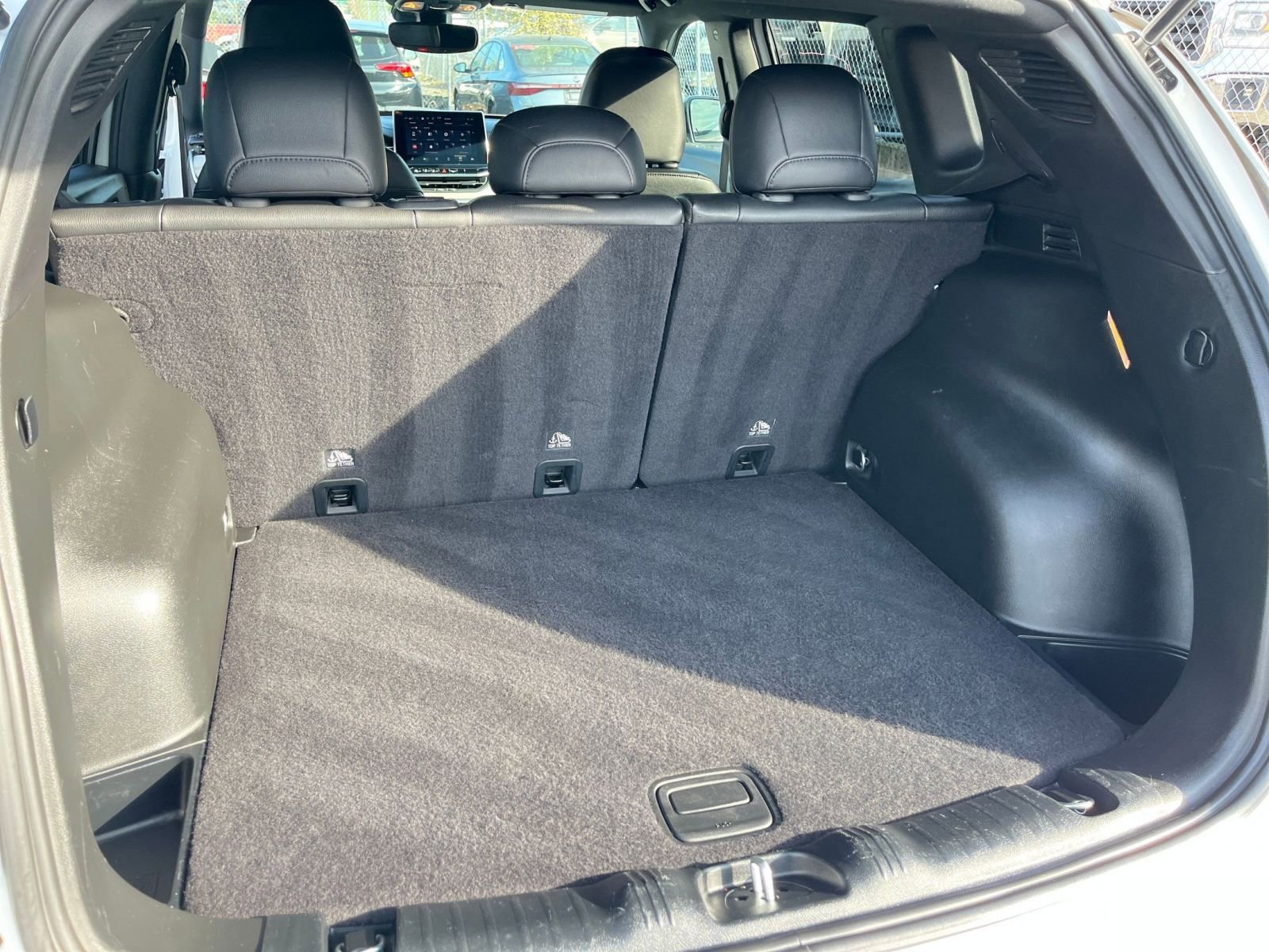 Used 2025 Jeep Compass Limited image 32