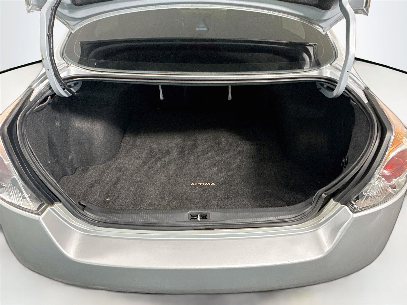 Used 2012 Nissan Altima 2.5 S w/ Value Pkg FWD image 5