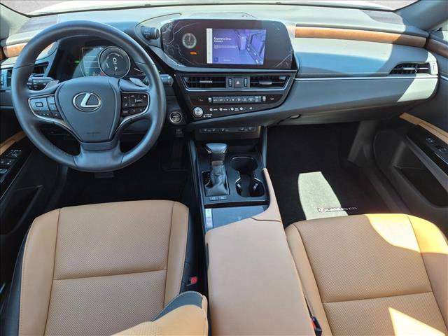 Used 2025 Lexus ES 300h w/ Premium Package FWD image 18