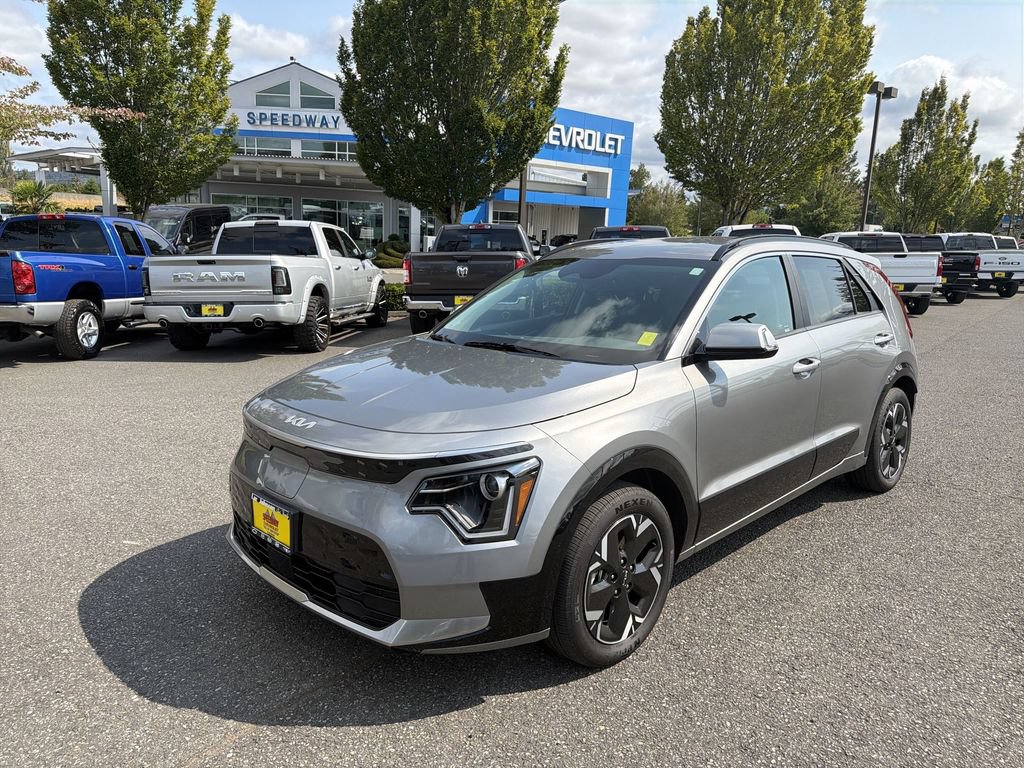 Used 2024 Kia Niro Wind w/ Wind Preserve Package FWD image 1