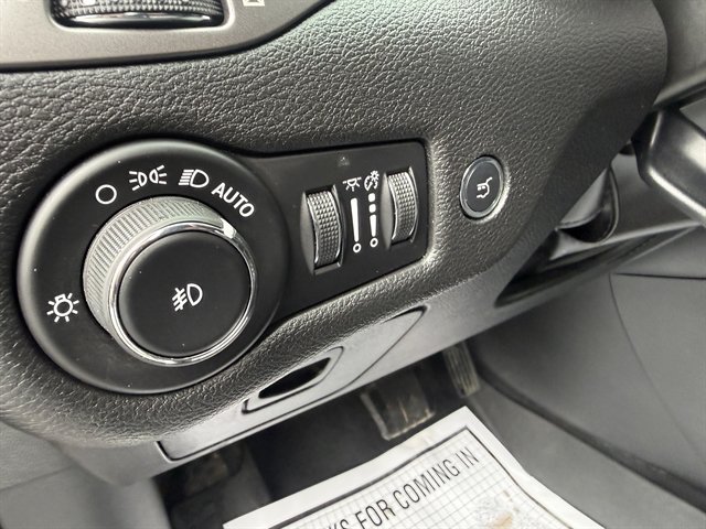 Used 2019 Jeep Cherokee Limited AWD/4WD image 12