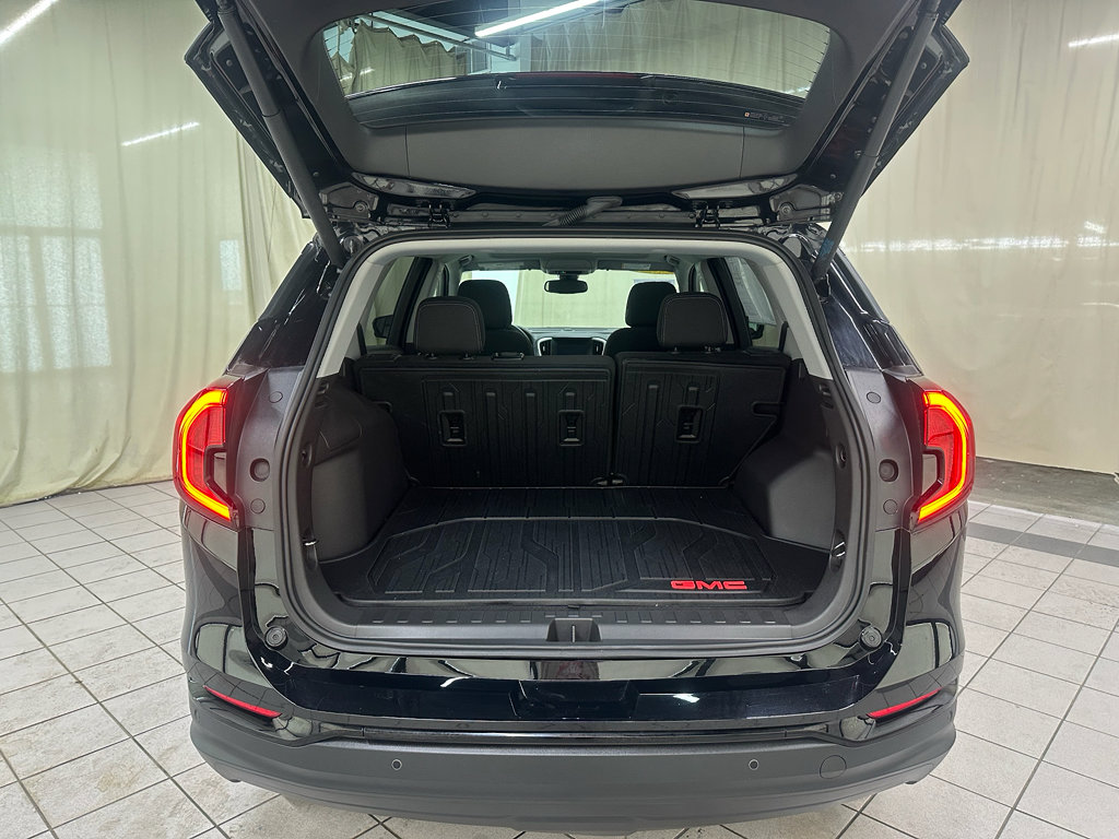 Certified 2024 GMC Terrain SLE w/ Driver Convenience Package AWD/4WD image 8