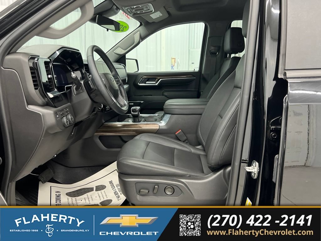 Used 2026 Chevrolet Silverado 1500 LT Trail Boss w/ Safety Package AWD/4WD image 9
