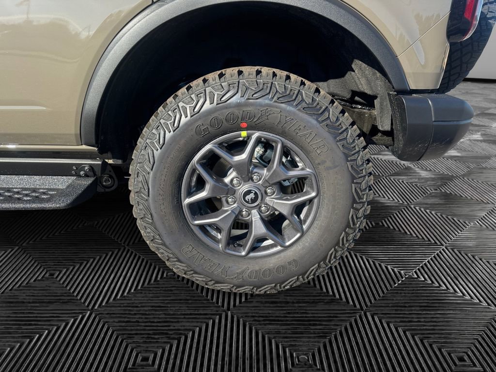 New 2025 Ford Bronco Badlands image 9