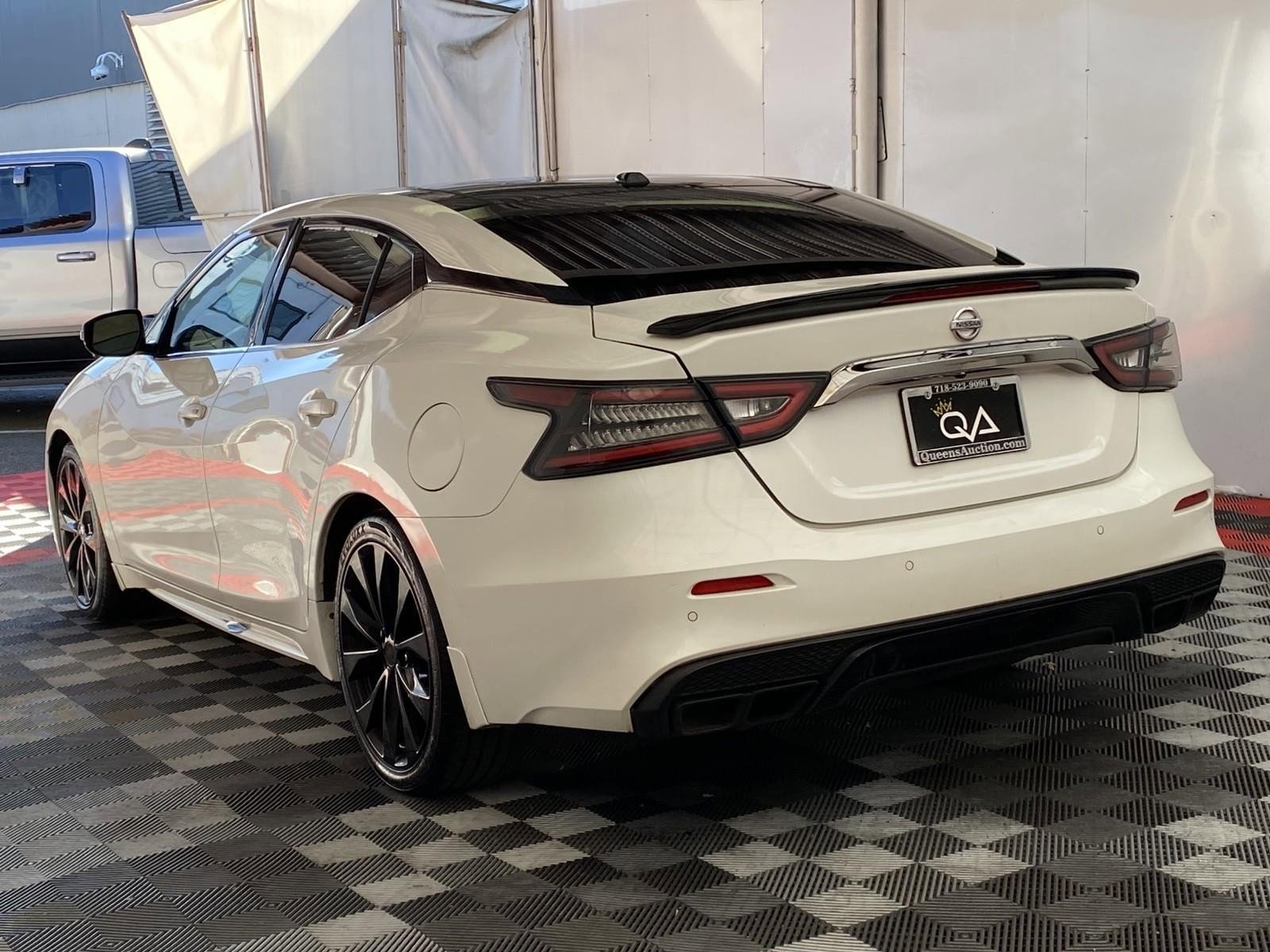 Used 2019 Nissan Maxima SR w/ Premium Package FWD image 4
