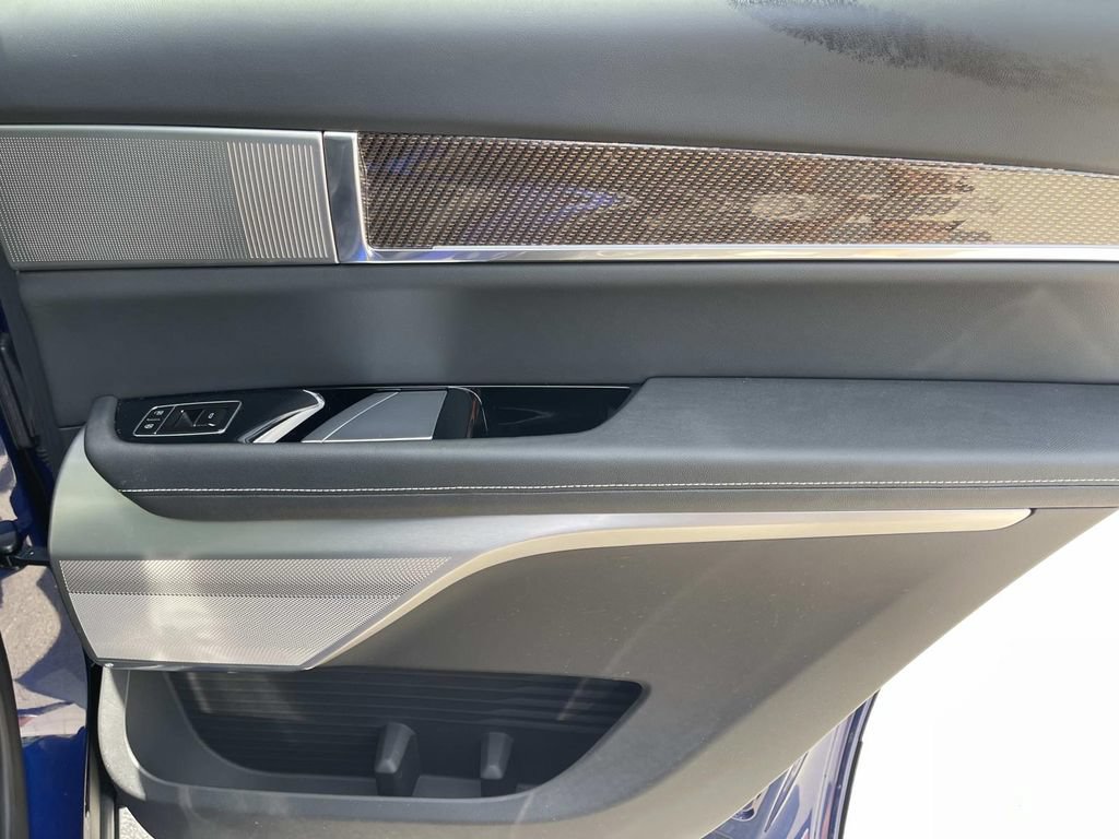 Used 2026 Cadillac Vistiq Sport w/ LPO, Floor Liner Package AWD/4WD image 22
