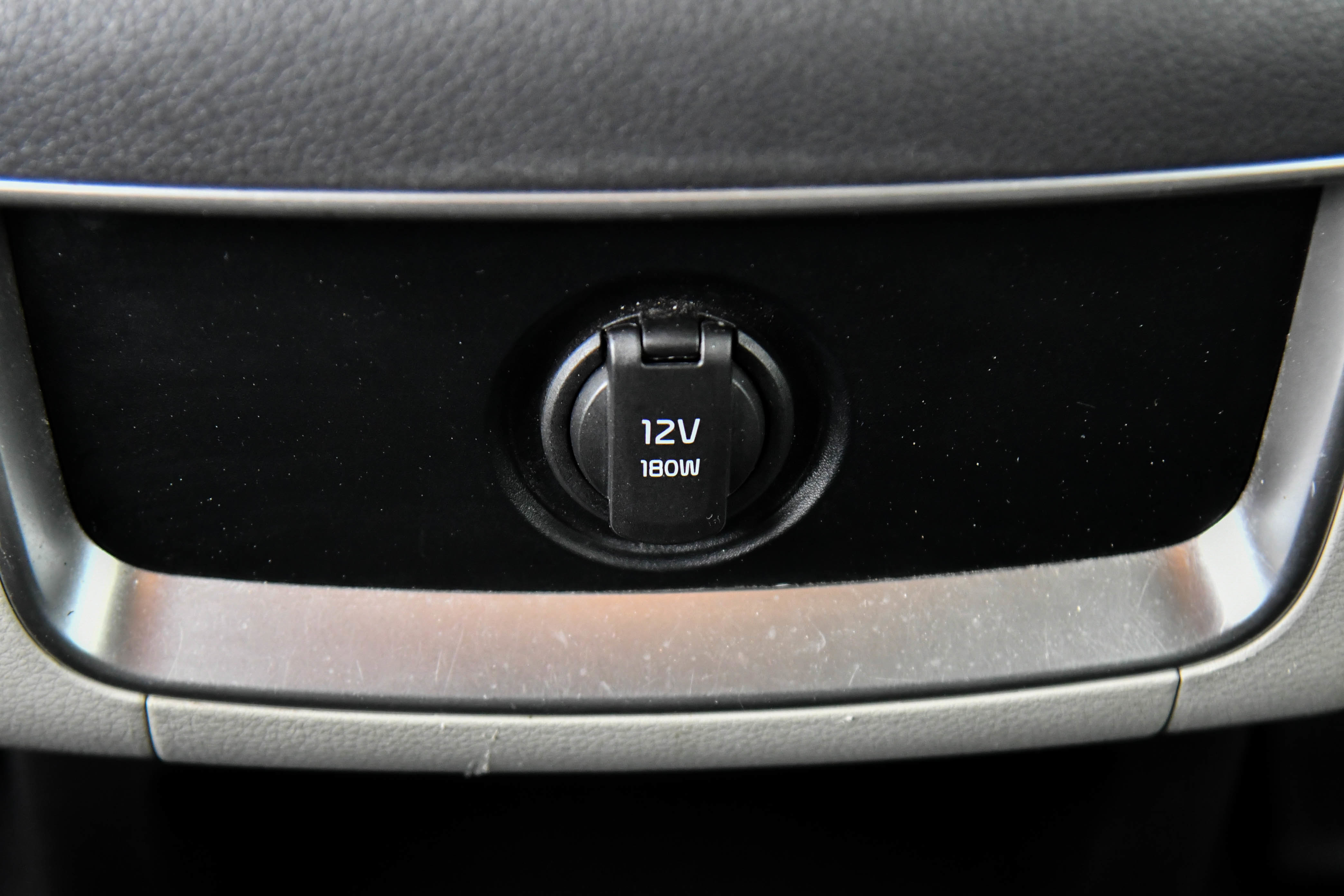 Used 2024 Kia Carnival LX image 38