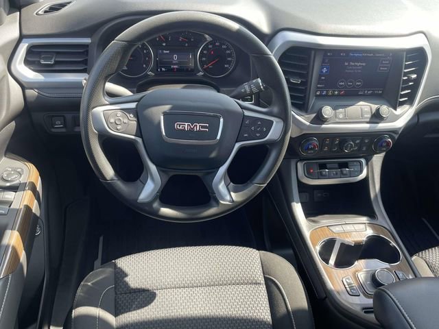 Used 2023 GMC Acadia SLE w/ Driver Convenience Package FWD image 13