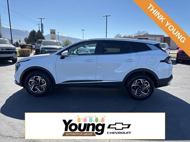 Used 2025 Kia Sportage LX image 4