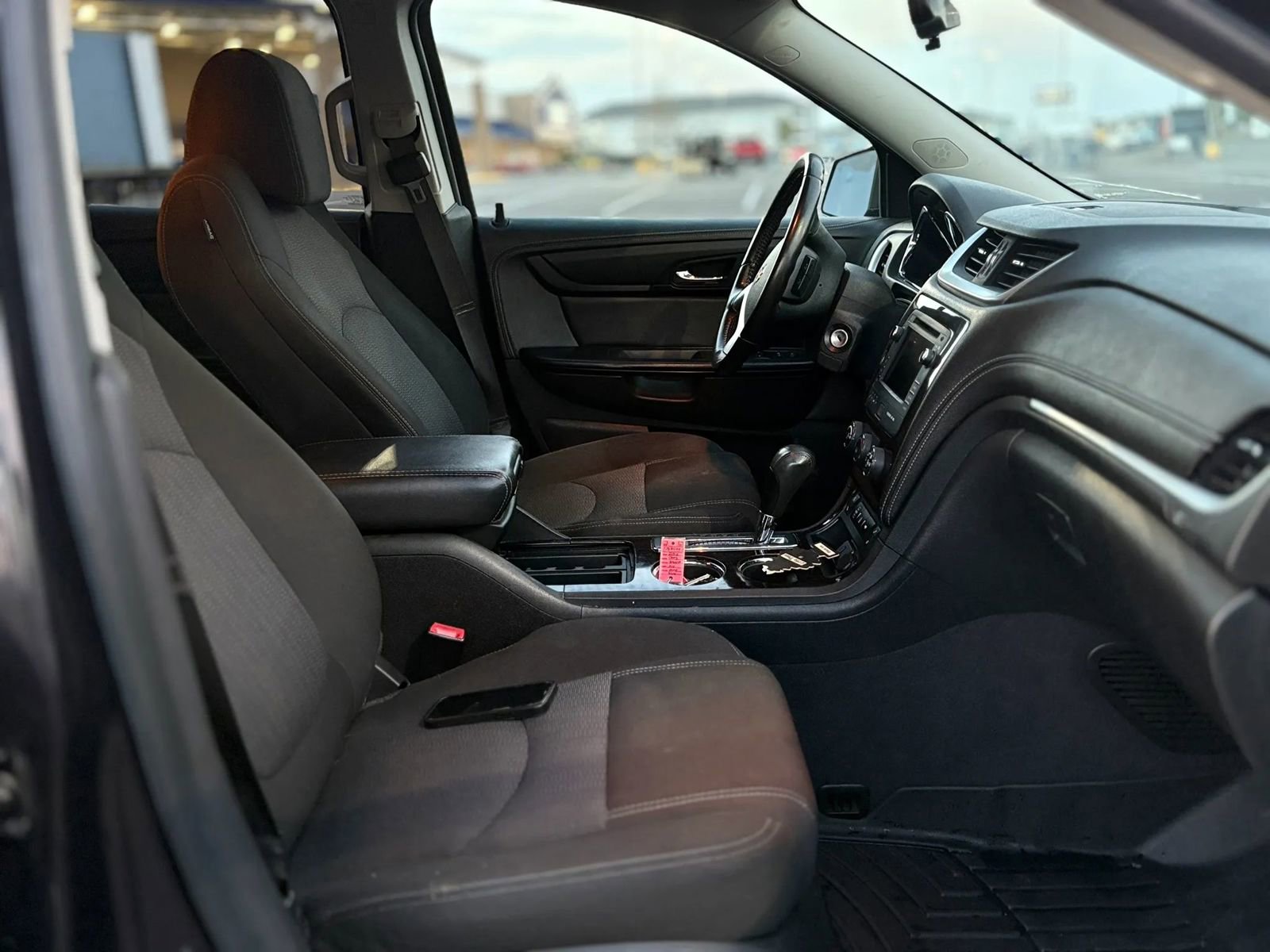 Used 2016 Chevrolet Traverse LT image 16