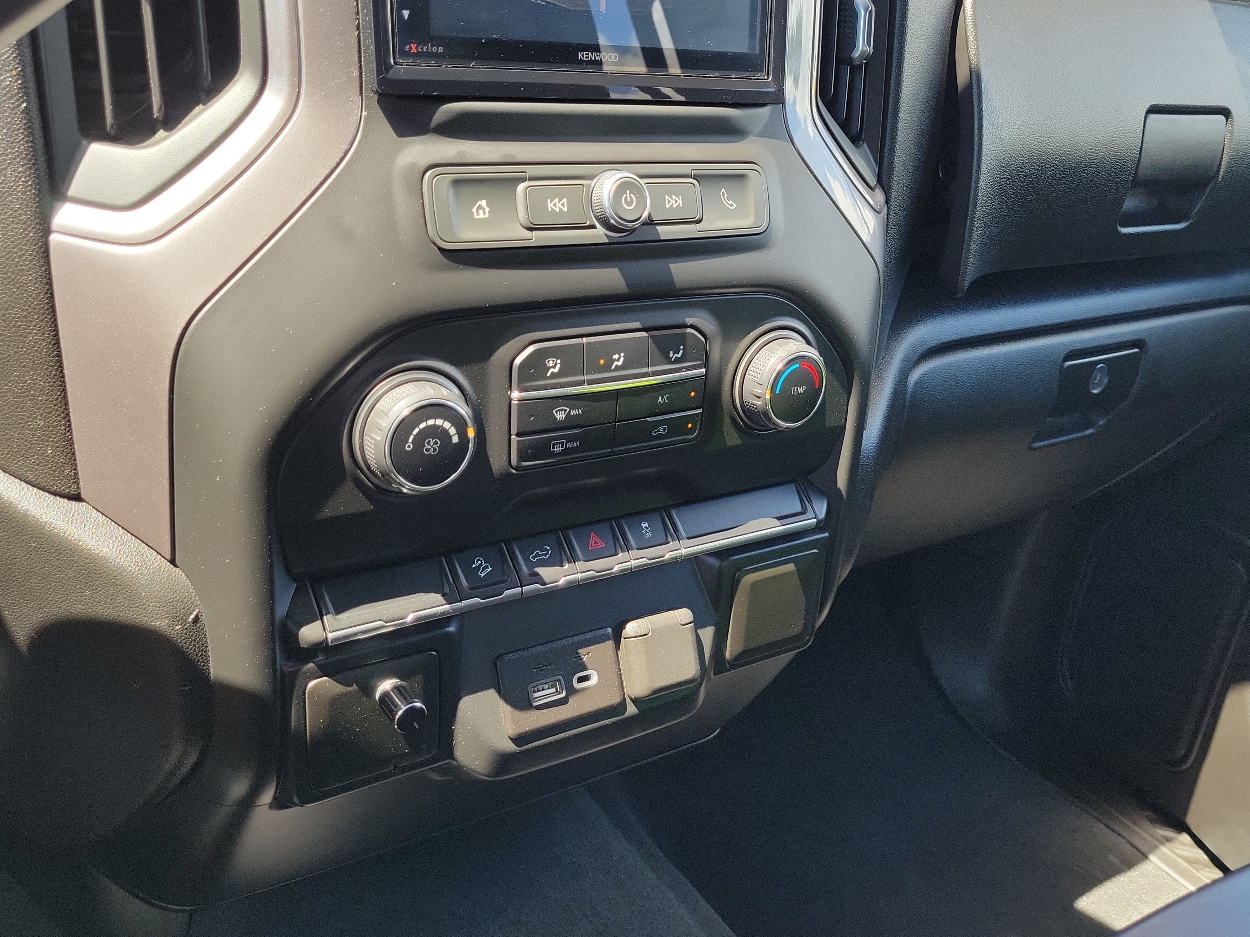 Used 2021 Chevrolet Silverado 1500 Custom Trail Boss AWD/4WD image 28