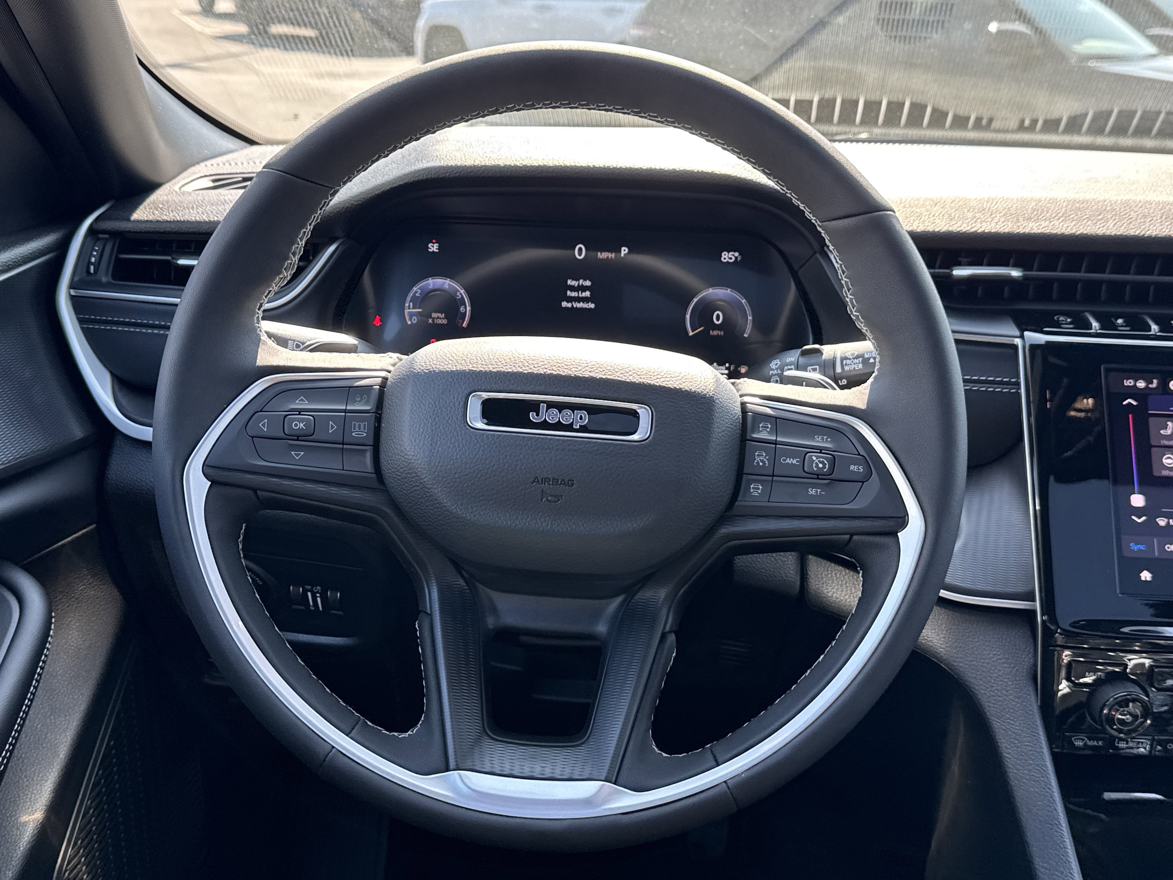 New 2025 Jeep Grand Cherokee L Altitude image 31